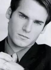 David de Lautour