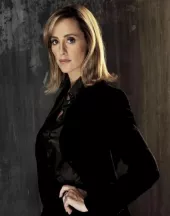 Kim Raver