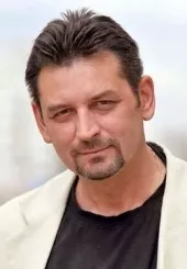 Artur Dziurman