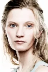 Agata Buzek