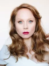 Hayley McElhinney