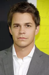 Johnny Simmons