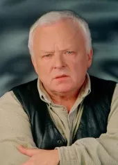 Marian Opania
