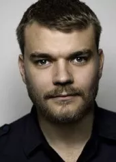Pilou Asbæk