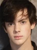 Skandar Keynes