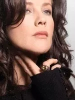 Daphne Zuniga