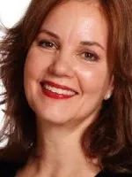Margaret Colin