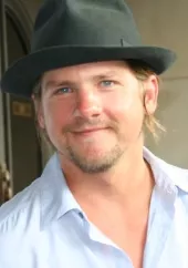 Zachary Knighton