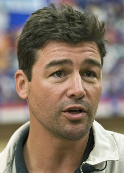 Kyle Chandler image