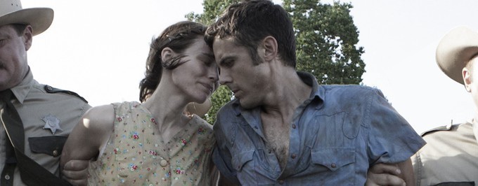     Przeczytaj powieść graficzną „Ain’t Them Bodies Saints”