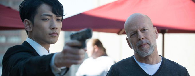     Bruce Willis jako czarny charakter. Zwiastun „The Prince”