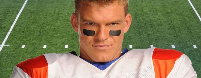     Alan Ritchson gościnnie w serialu „Jess i chłopaki”