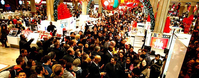     Krwawy zwiastun fikcyjnego „Black Friday” parodiuje szaleństwo zakupów w USA