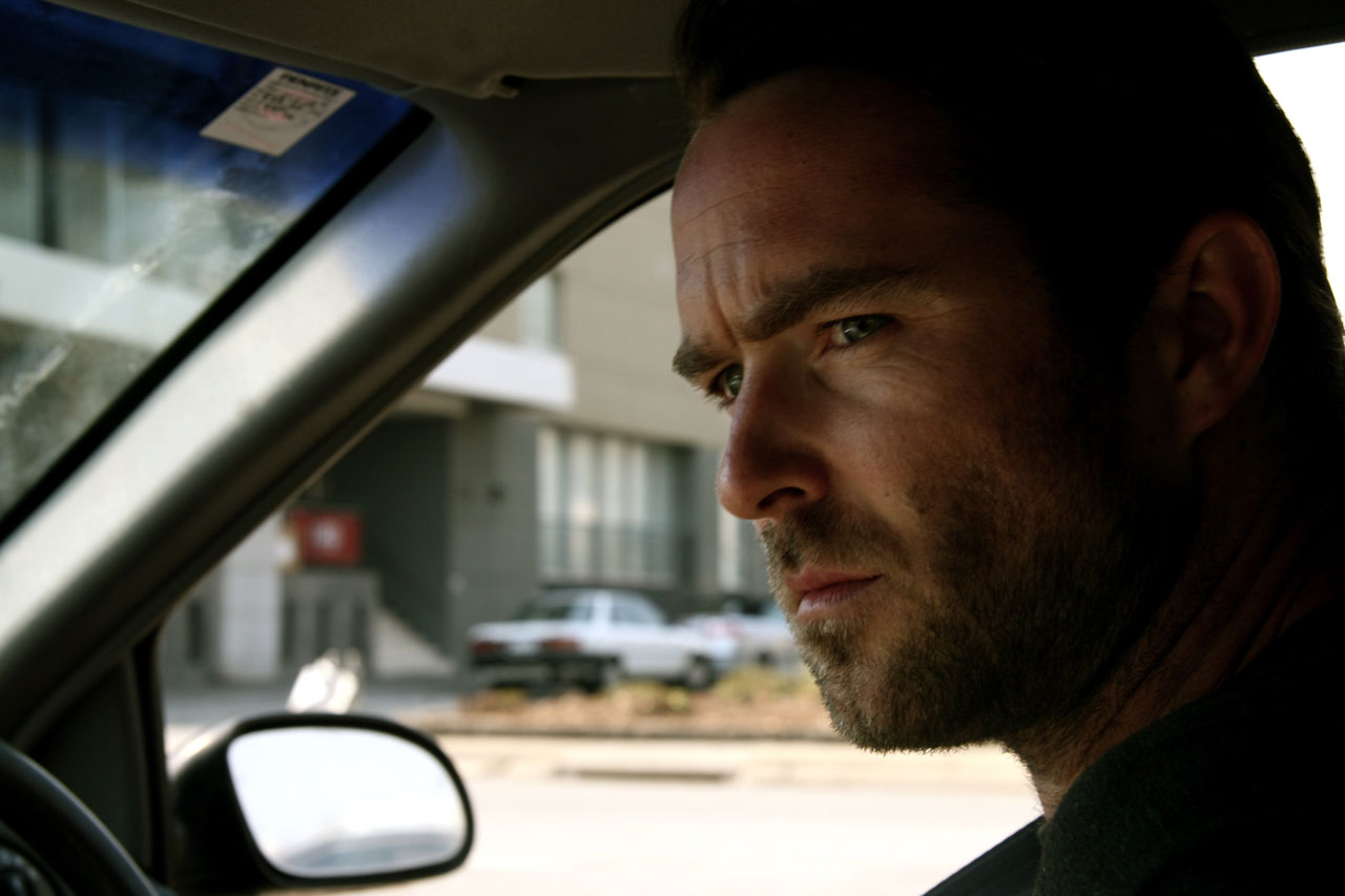     Sullivan Stapleton z główną rolą w „The Lake” Luca Bessona