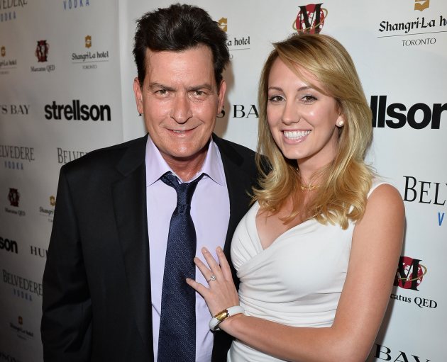     Charlie Sheen pozwany do sądu przez gwiazdę porno