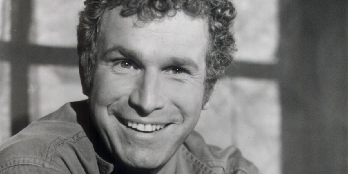     Wayne Rogers z kultowego M*A*S*H* nie żyje