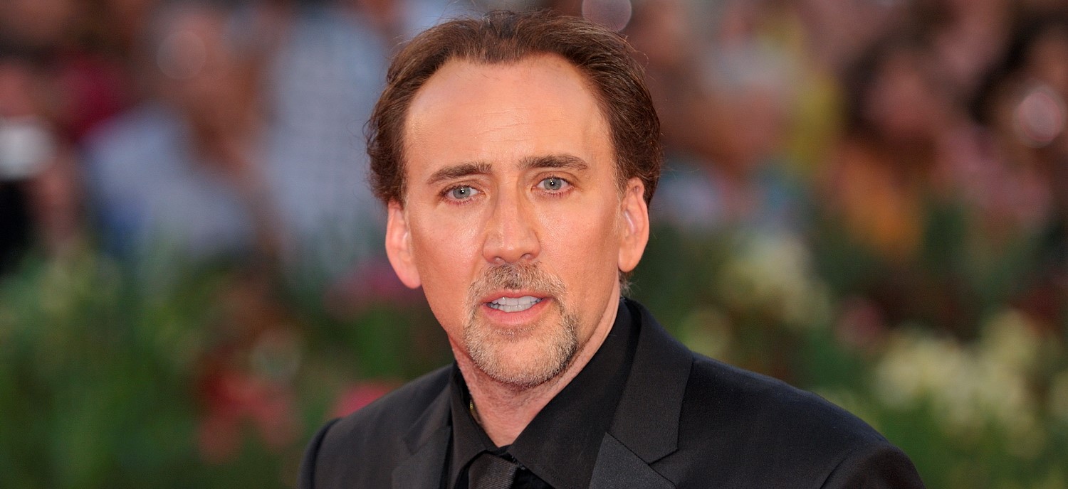     Nicolas Cage czyta Edgara Allana Poe. Zobacz wideo