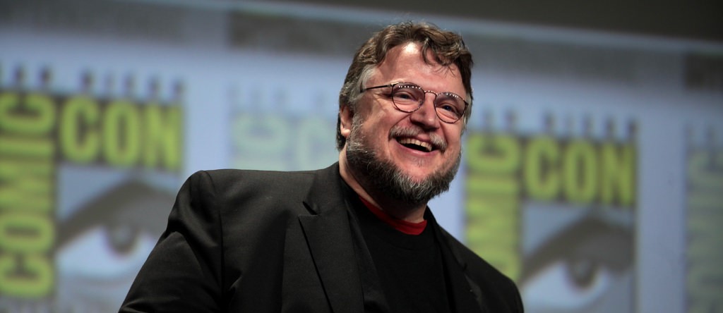     Guillermo del Toro rozpoczął pracę na planie filmu noir Nightmare Alley
