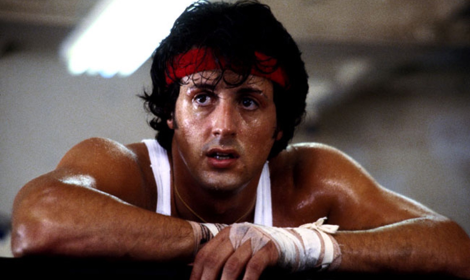     Sylvester Stallone pakuje na siłowni. Ma kondycję jak 40 lat temu