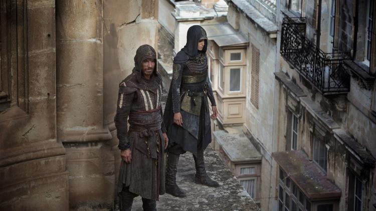 Fassbender w kostiumie. Zobacz nowe zdjęcia z Assassin’s Creed