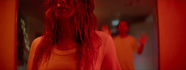     Rodzice nie radzą sobie ze stratą dziecka w zwiastunie horroru Shortwave