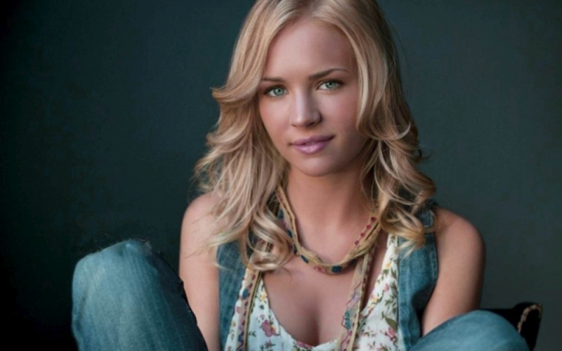     Girlboss: Britt Robertson gwiazdą w komedii Netflixa
