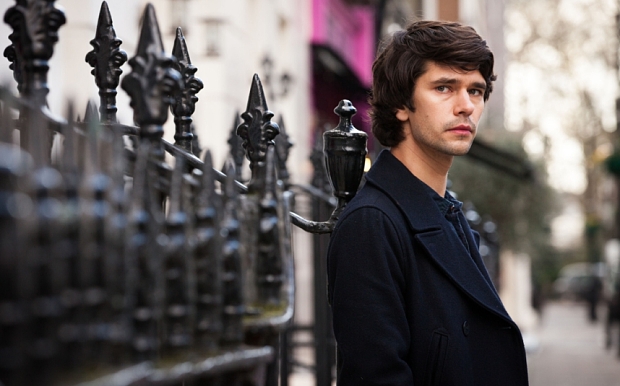 Ben Whishaw faworytem bukmacherów do zagrania następnego Doktora