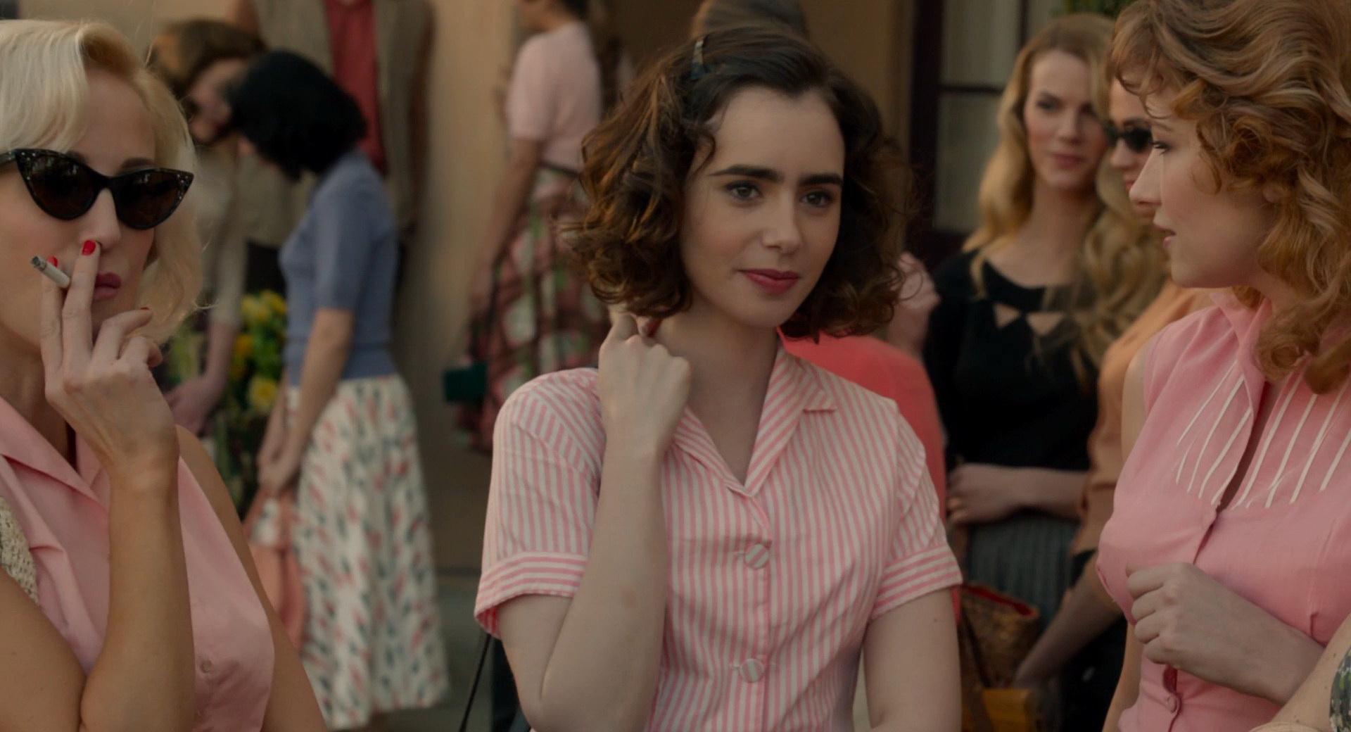     Śpiewająca Lily Collins w nowym zwiastunie Rules Don’t Apply