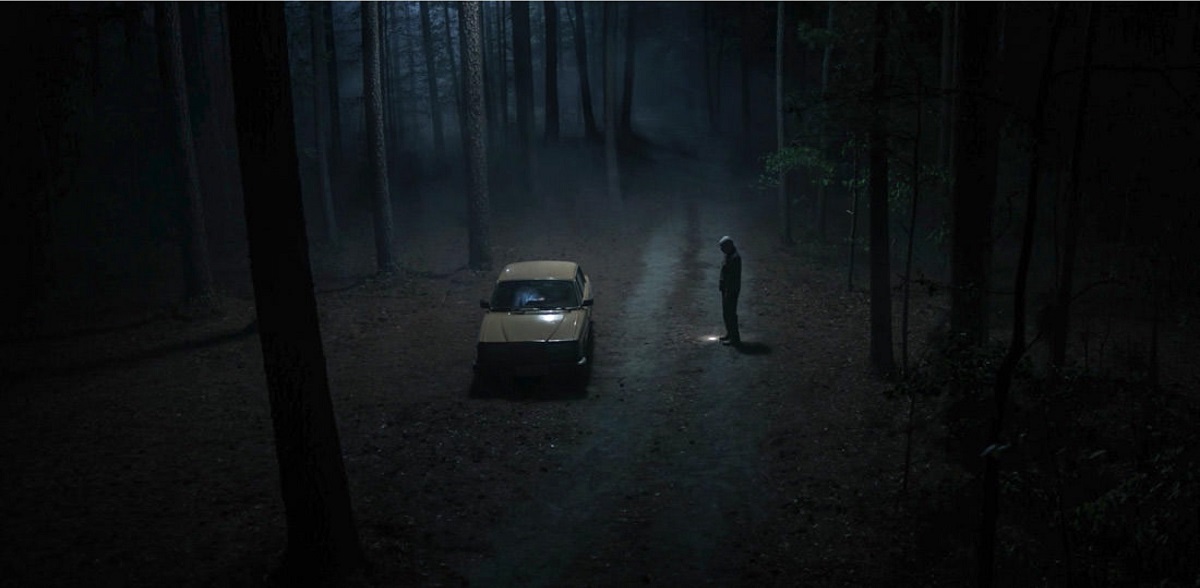     Morderstwo w miasteczku. Zwiastun When The Street Lights Go On