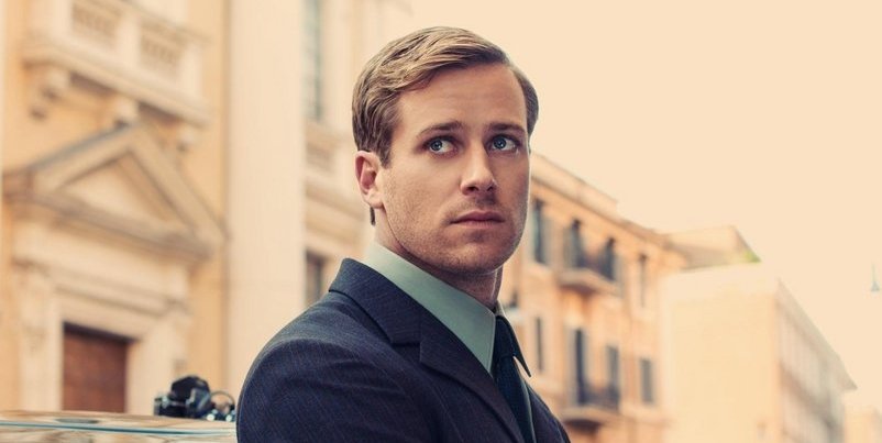 Armie Hammer skrytykował zachowanie gwiazd po śmierci Stana Lee. Fani oburzeni
