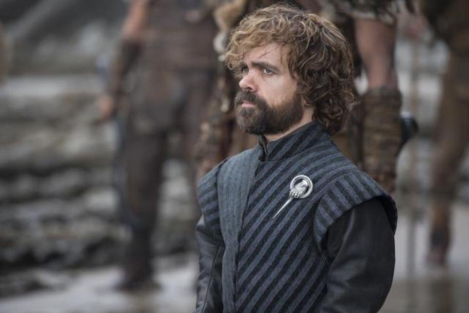     Peter Dinklage wystąpi w dramacie I Care a Lot u boku Rosamund Pike