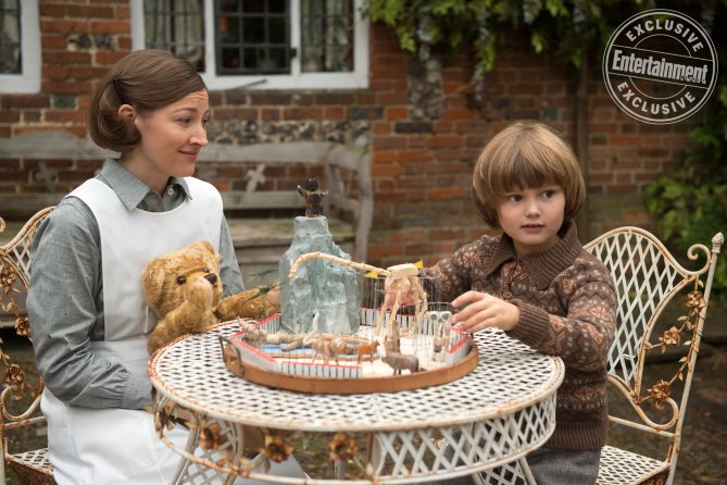     Krzyś poznaje Kubusia Puchatka. Nowe zdjęcia z filmu Goodbye Christopher Robin