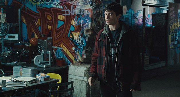 Zack Snyder zdradza, co przekonało go do obsadzenia Ezry Millera w roli Flasha