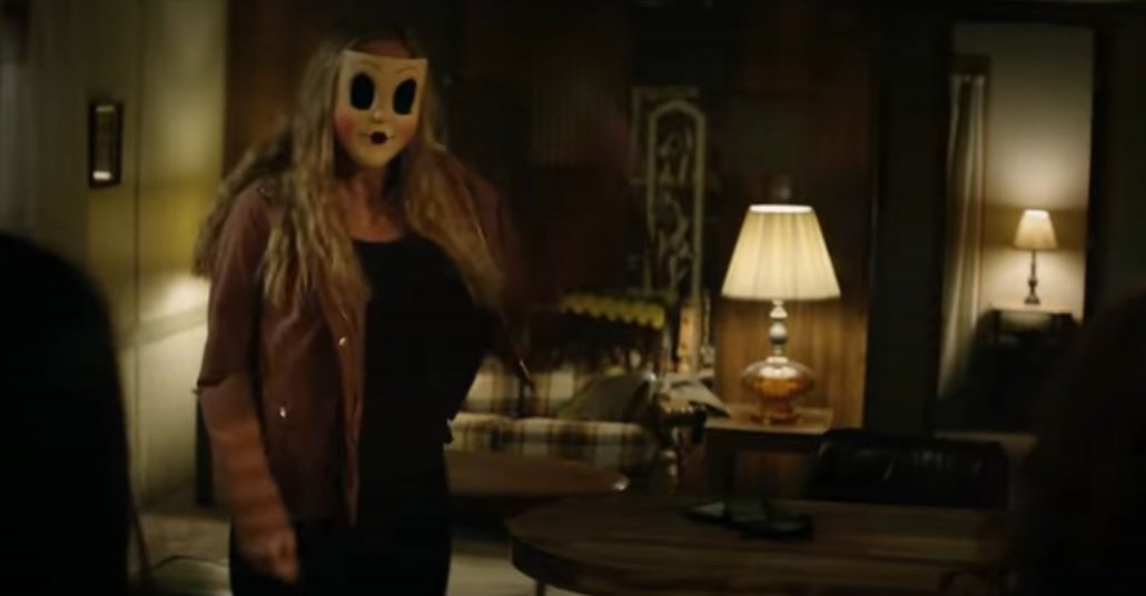 Nadchodzi sequel horroru Nieznajomi. Zwiastun The Strangers: Prey at Night
