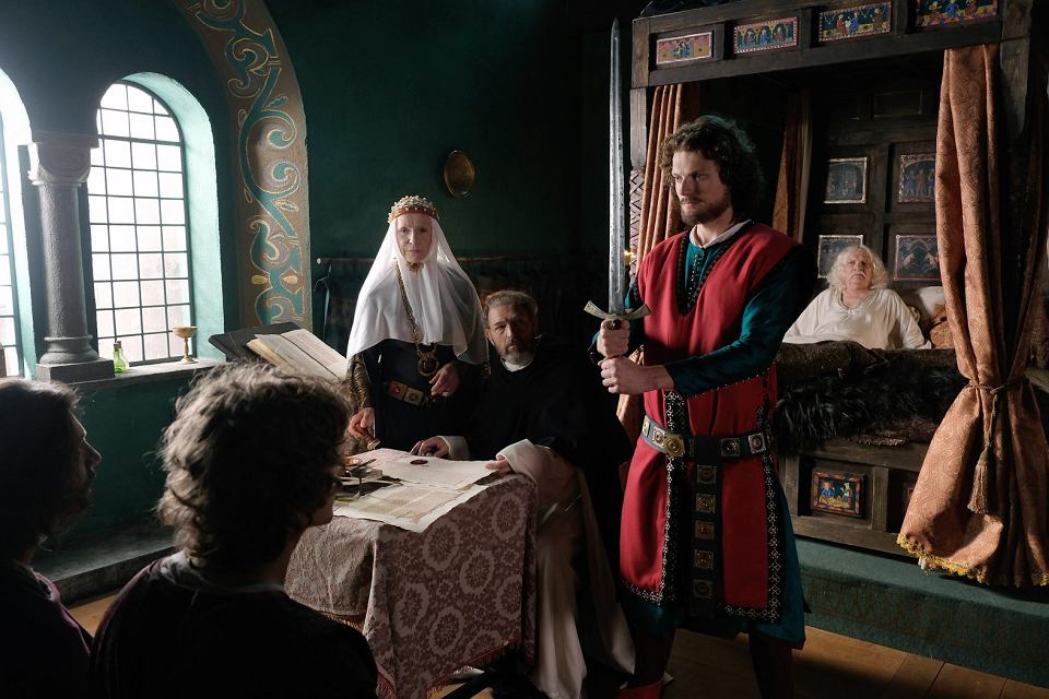     Korona królów trafi do japońskiej telewizji