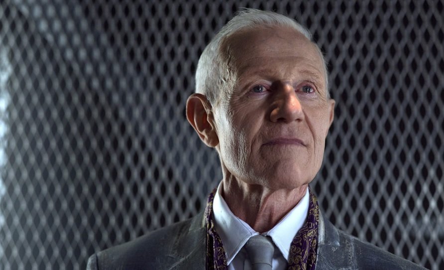 Raymond J. Barry w obsadzie 3. sezonu serialu Strzelec