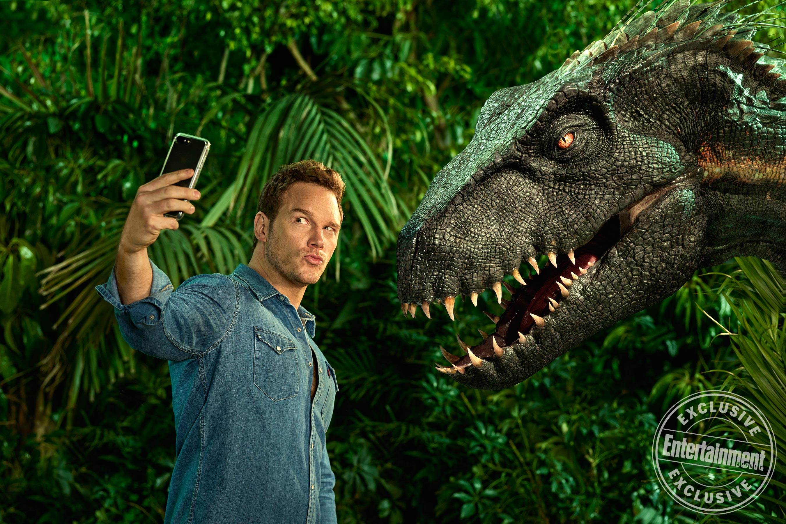 Indoraptor i inne nowe dinozaury. Zdjęcia z filmu Jurassic World