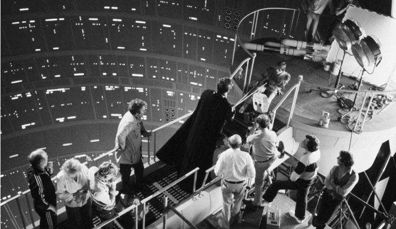     Scenograf Gwiezdnych wojen i Indiany Jonesa nie żyje. Michael Ford miał 90 lat