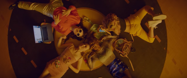     Miasto w okowach szaleństwa. Nowy zwiastun dla dorosłych filmu Assassination Nation