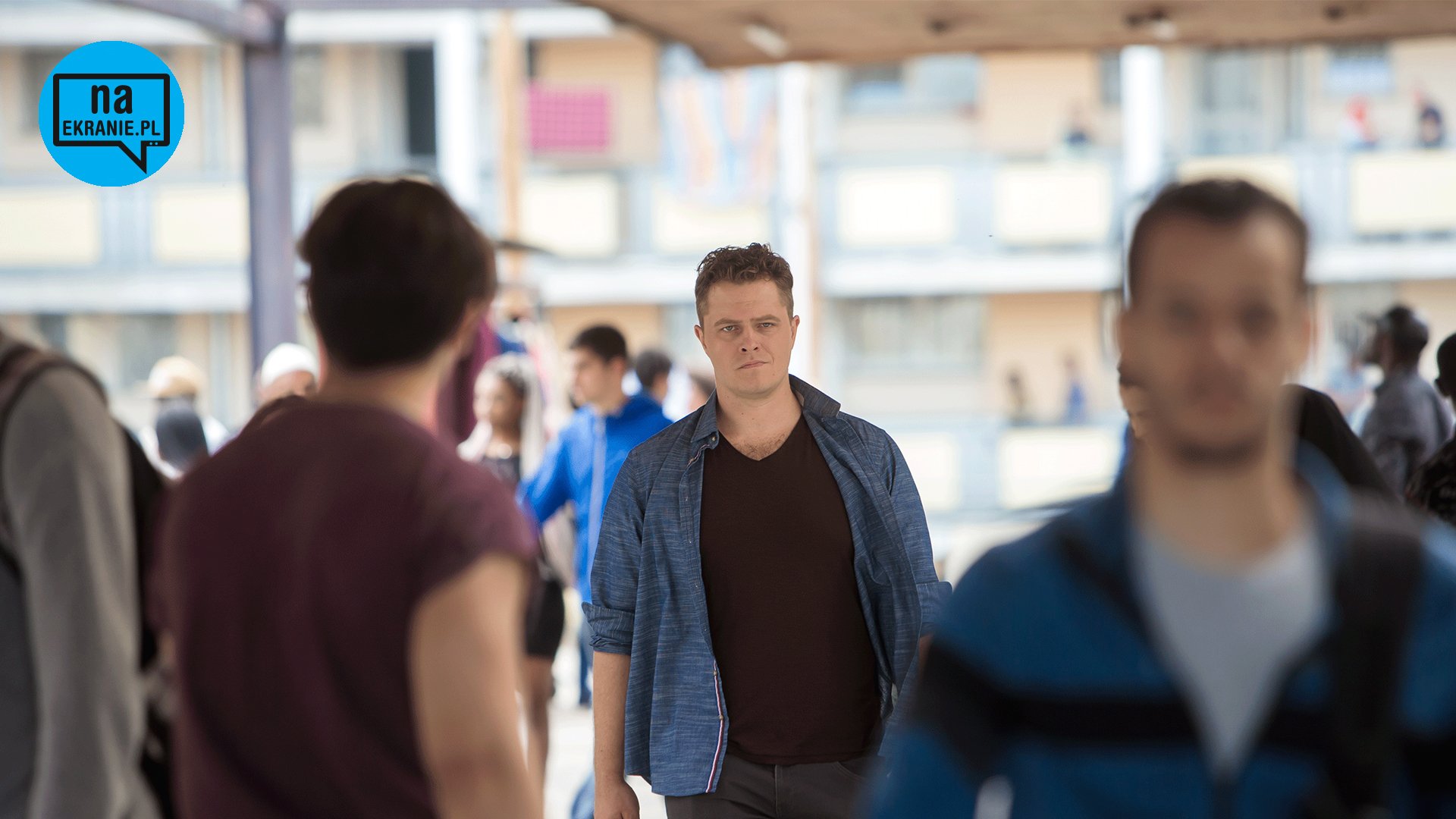     [Na planie] Warszawa zamienia się w Szwecję – podglądamy, jak powstają Nielegalni Canal+