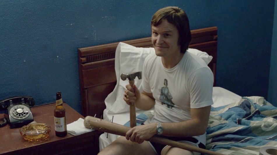     Damon Herriman jako Charles Manson w filmie Quentina Tarantino