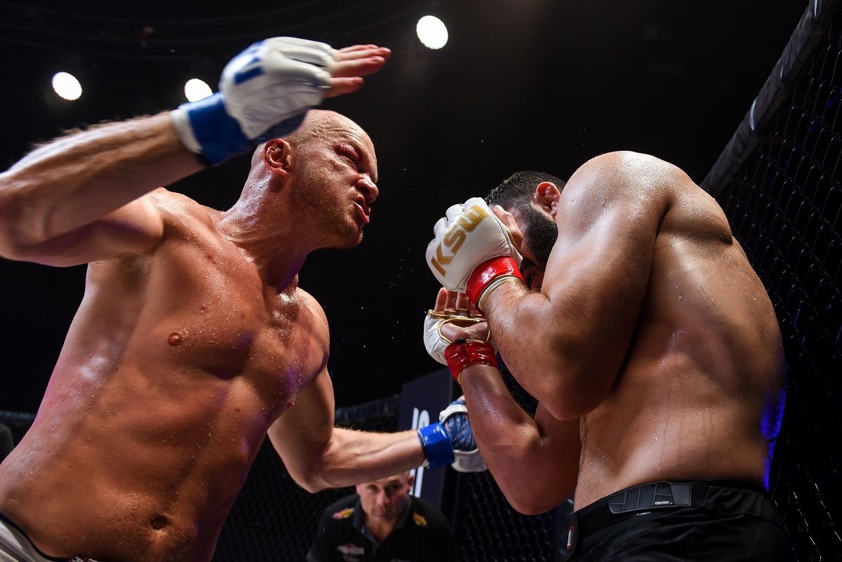     Underdog ocenzurowany w Polsacie. Powtórka z Wilka z Wall Street