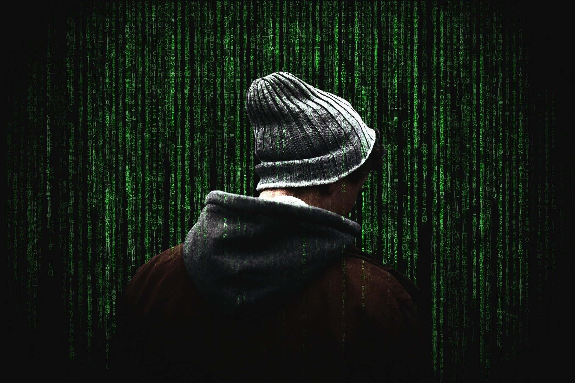Bądźmy czujni i rozsądni. Wszyscy bierzemy udział w cyberwojnie i możemy ją wygrać