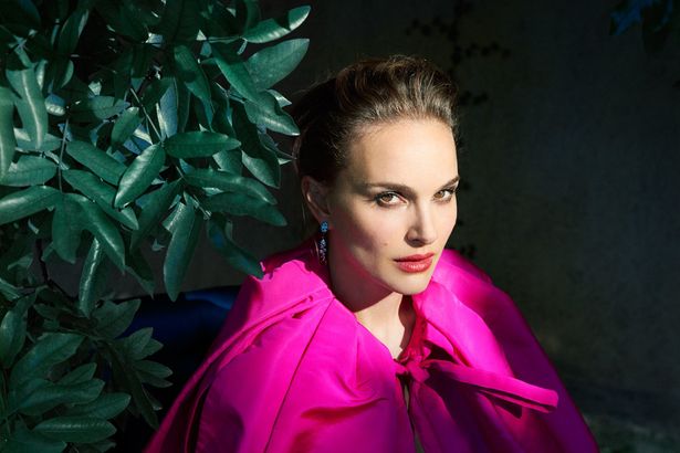     Przepiękna Natalie Portman promuje Pale Blue Dot. Zobacz zdjęcia