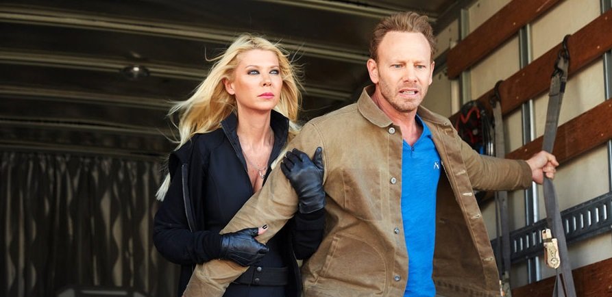     Aktorka z Rekinado pozywa Syfy do sądu. Chce ogromnego odszkodowania