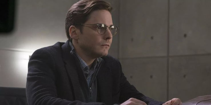     Kaiser Karl – Daniel Brϋhl w roli Karla Lagerfelda . Powstaje serial o ikonie świata mody.