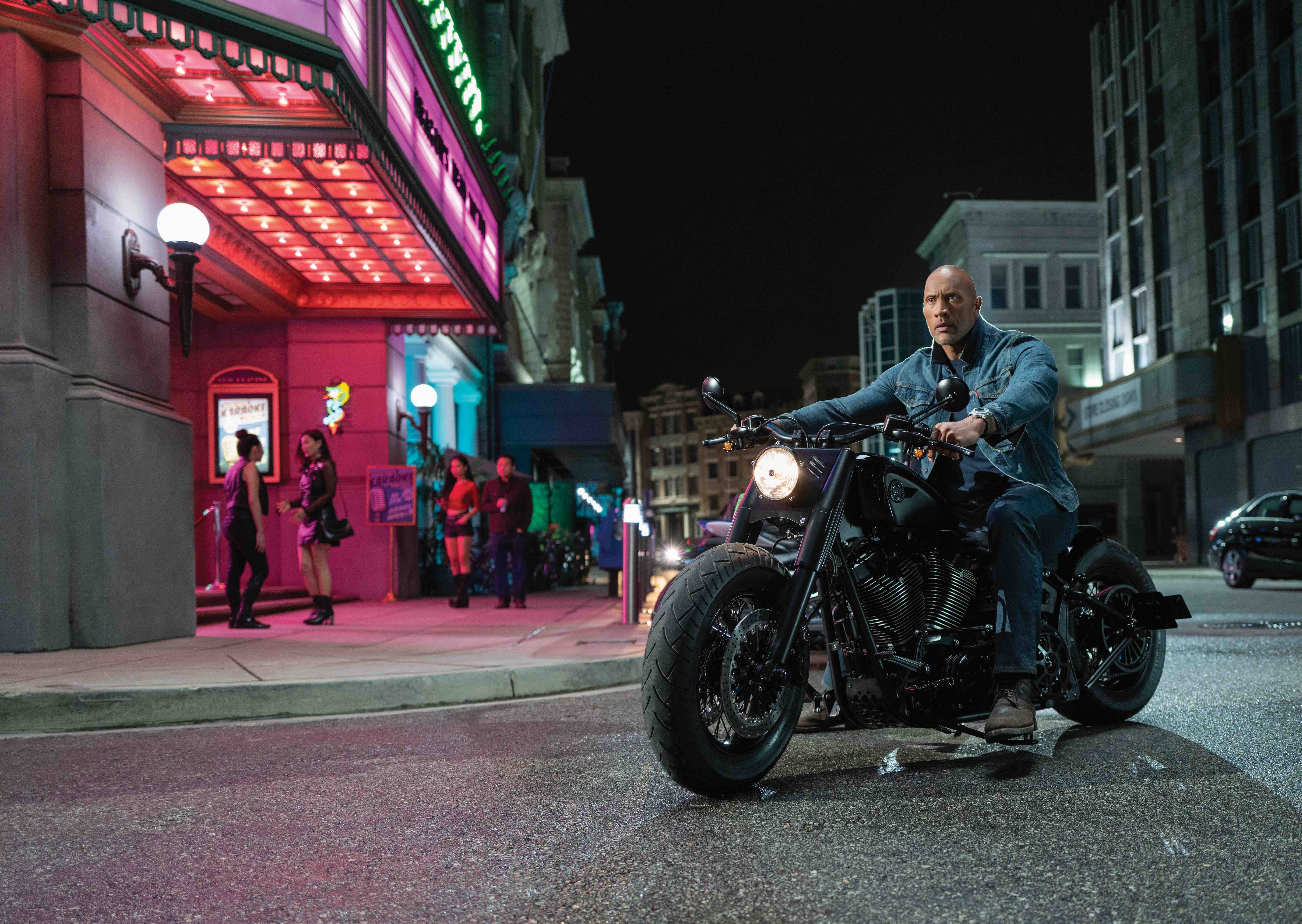     Szybcy i wściekli: Hobbs i Shaw nie dają szans nowościom [box office]