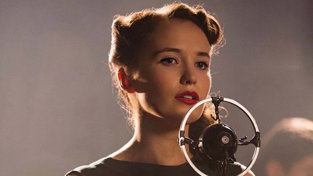     Julia Brown o serialu Świat w ogniu: Początki - każdy znajdzie w nim coś dla siebie [WYWIAD]