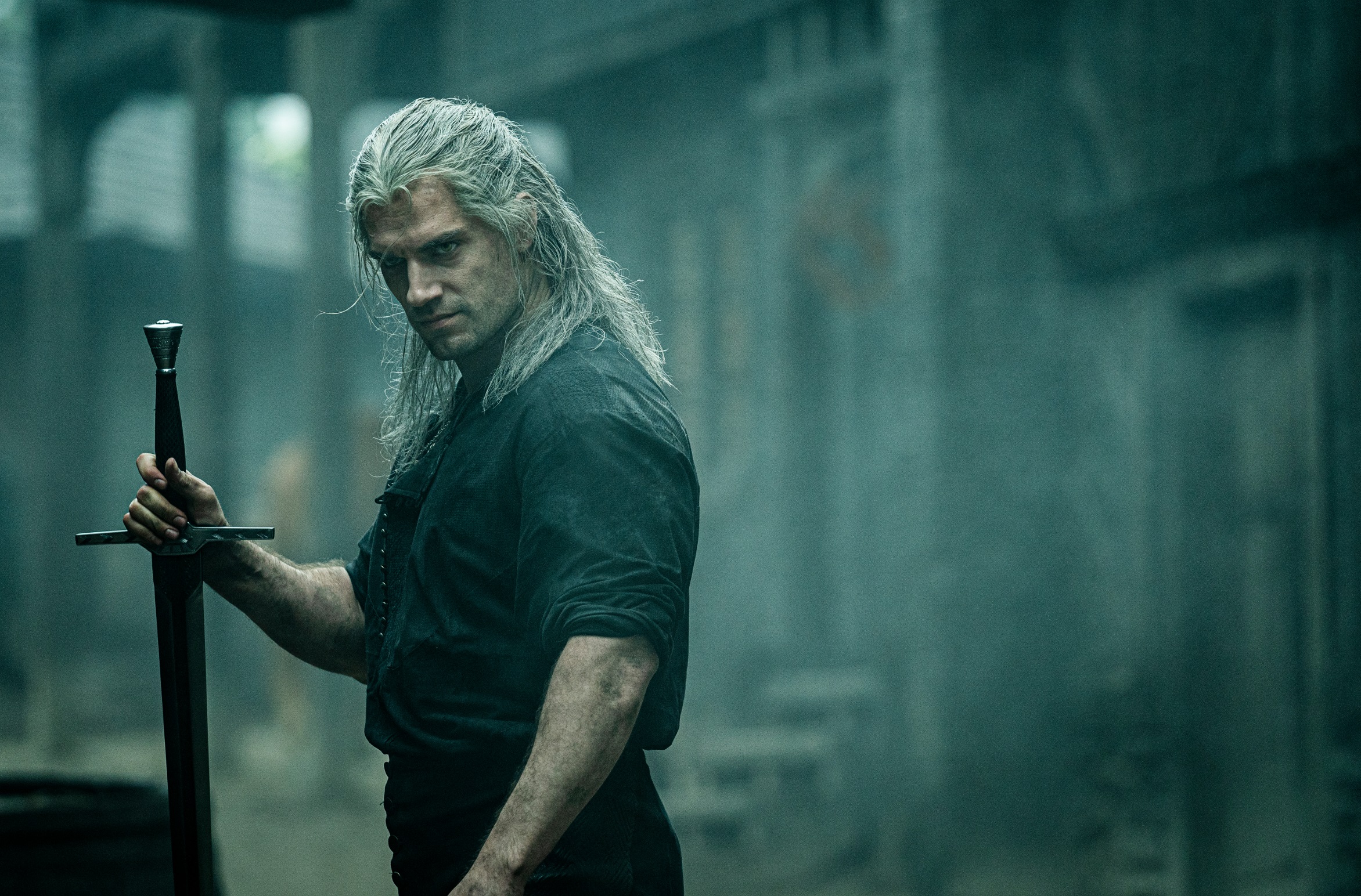 Wiedźmin - jak serial wytłumaczy zamianę Henry'ego Cavilla na Liama Hemswortha? Interesująca teoria