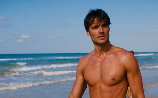     Dziewczyny z Dubaju - włoski aktor Giulio Berruti w obsadzie filmu